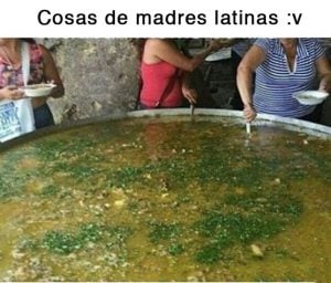 Meme mamá latina